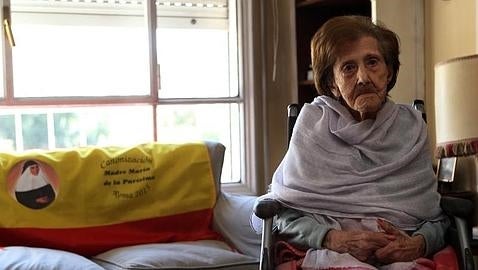 Coralí Cámara Gasset, amiga de Madre María Purísima, en su casa en Madrid