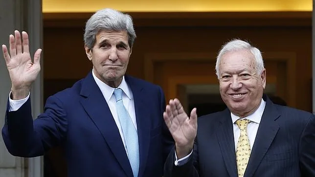 Kerry reitera ante Margallo el apoyo estadounidense a una España «fuerte y unida»