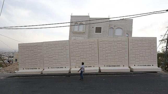 Israel empieza a construir un muro «temporal» en Jerusalén Este