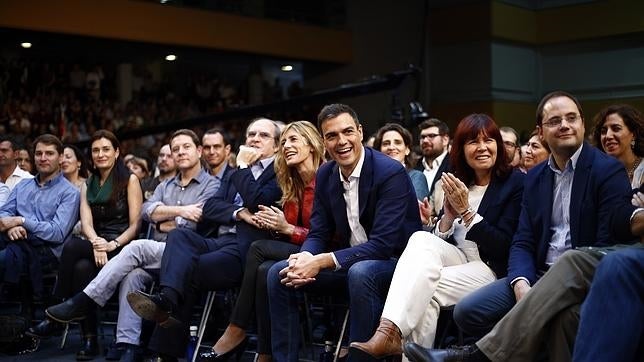 El PSOE creará una nueva prestación para hogares sin ingresos y ayudas por paro a mayores de 45 años