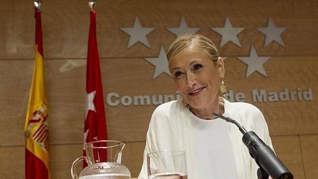 La presidenta de la Comunidad de Madrid, Cristina Cifuentes, durante la rueda de prensa en Sol