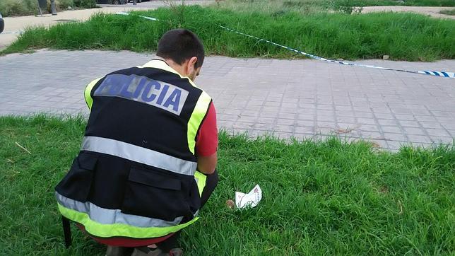 Hallan una granada de la guerra civil enterrada en un parque de Valencia