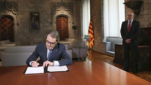 La oposición exige a Artur Mas que asuma su responsabilidad en la corrupción del 3%