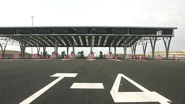 El juez dicta la liquidación de la autopista que llega al aeropuerto de Barajas