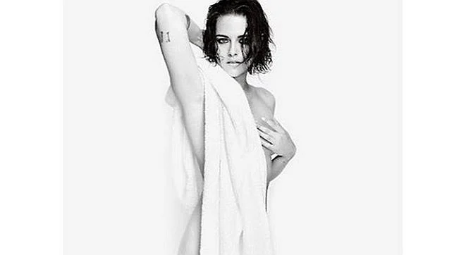 Mario Testino compartía la fotografía de la actriz con el el títular de: «Kristen, serie toallas, número 91»