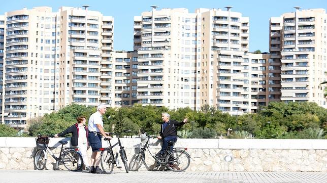 La Generalitat estudia cobrar una tasa por pernoctaciones turísticas desde 2017