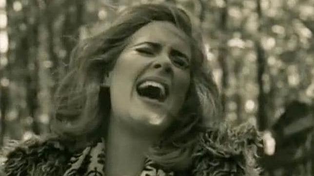 Imagen sacada del videoclip de «Hello·