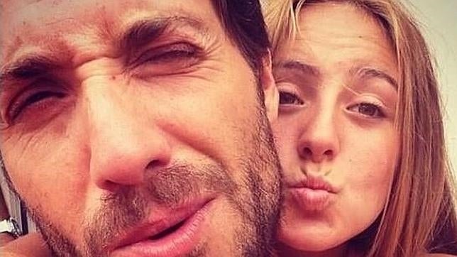 Antonio David:«Rocío se enteró de la boda de su madre por el “¡Hola!”»