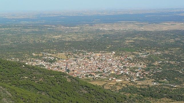 Vista de Cenicientos desde el cerro que lleva el mismo nombre