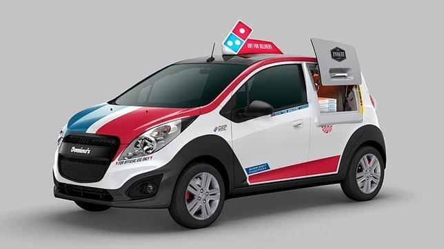 El coche Domino’s para repartir pizza