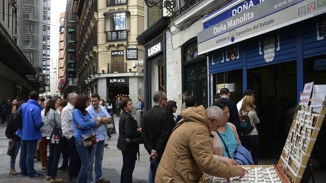 Precauciones que debes tomar a la hora de comprar un décimo de Lotería de Navidad