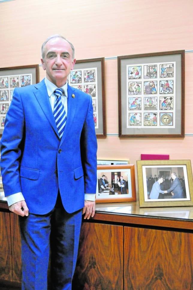 «Los abogados salen ahora peor preparados que antes»