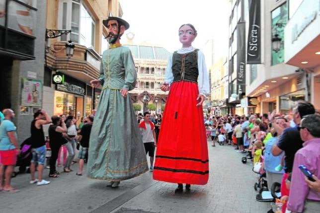 Llamamiento de la edil de Festejos a los vecinos para que acompañen a la Ciudadana Ejemplar