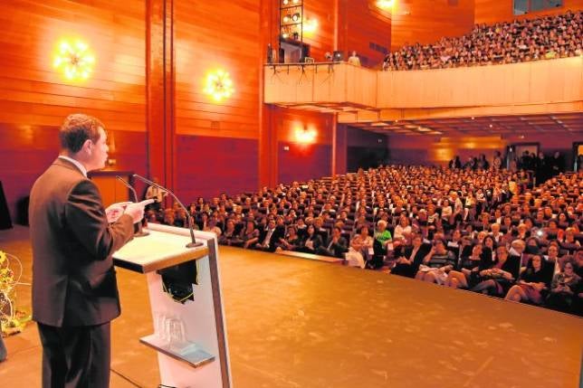 García-Page reconoce el valor de las mujeres en las economías familiares