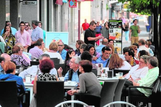 Los veladores generan ya	 el 50 por ciento del negocio de los bares y restaurantes