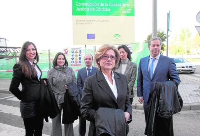 Lola de Toro presenta sus bazas para el Colegio de Abogados