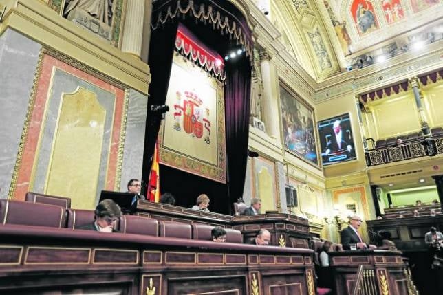 Viajes parlamentariosEl Congreso inventa  la semiopacidad