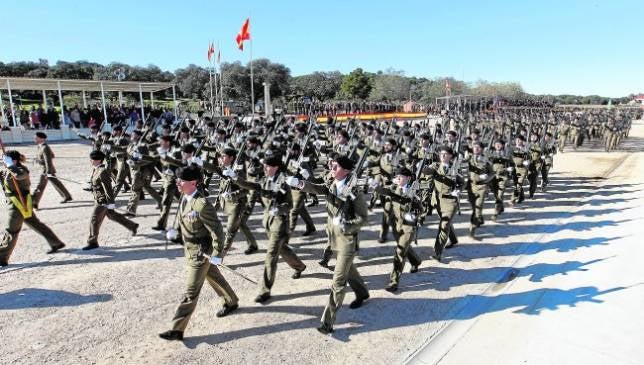 La leal infantería, con su patrona