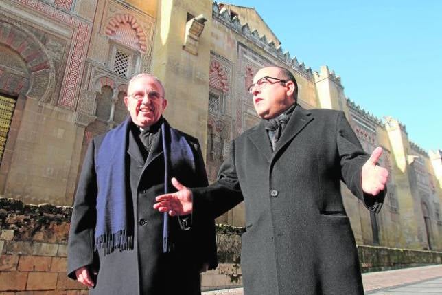 La Junta presiona	 al Cabildo para una gestión conjunta de la Mezquita-Catedral