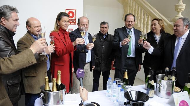 Los brindis,  con espumosos de la región
