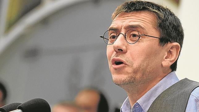 Carrillo «silencia» el permiso a Monedero para trabajar fuera de la Complutense