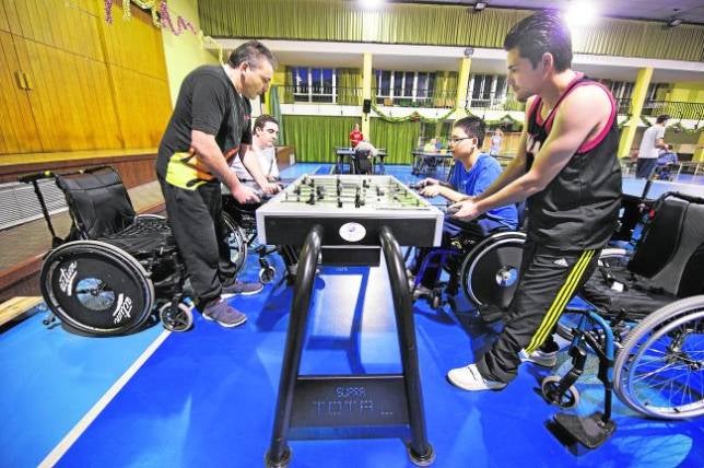 La caída del número de accidentes cambia el perfil del paciente del Hospital de Parapléjicos