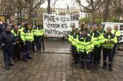 Los conflictos laborales del Ayuntamiento dejaron ayer a Sevilla sin grúas en las calles
