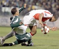 El Sevilla pierde (1-0) en Atenas y la eliminatoria de UEFA se decidirá en Nervión