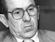 José Manuel Cuenca Toribio: «En Andalucía no hay cohesión de los partidos con respecto al Estatuto»