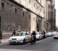 Los taxis iniciarán paros el Viernes de Dolores si no se les da una solución global en los accesos al centro