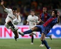 0-3: El Sevilla da la sorpresa ante el Barcelona y se lleva su primera Supercopa de Europa
