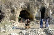 Hallan en una cueva granadina el cadáver de un hombre