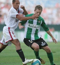 Sevilla y Betis esconden sus cartas para el partido de ida copero