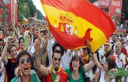 La milla del aficionado berlinesa, a rebosar horas antes del partido
