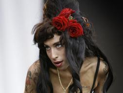 Amy Winehouse vuelve a las andadas