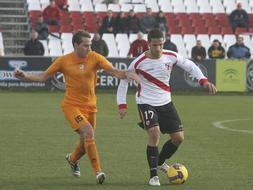 El Alicante tomó oxígeno en el último minuto y ahogó al Sevilla Atlético (2-3)