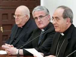 Monseñor Asenjo alaba la iniciativa de las Hermandades contra la Ley del aborto