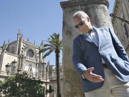 «Me gusta más esquivar a un portero de caseta que a un toro»