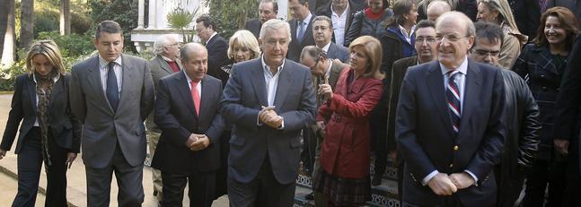 La Junta gasta mil millones más en sus empresas públicas que en los ayuntamientos