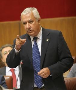 Griñán elogia la unidad de los partidos de  Cataluña y reprocha la crítica que recibe del PP