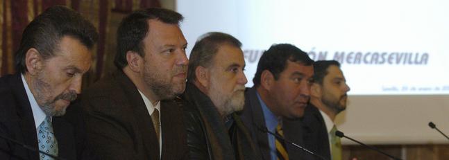 Zoido acusa al alcalde de «seguir mintiendo» y «evadir responsabilidades» en el caso Mercasevilla