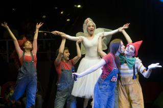 ABC  Este espectáculo está pensado para los niños y para sus padres