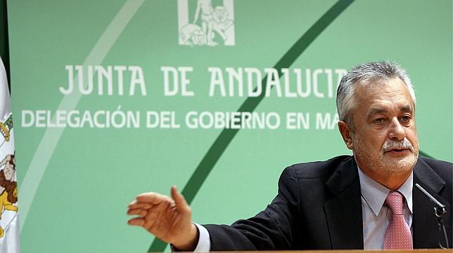 Griñán pide a Cajasol y Unicaja que «se miren entre ellas»