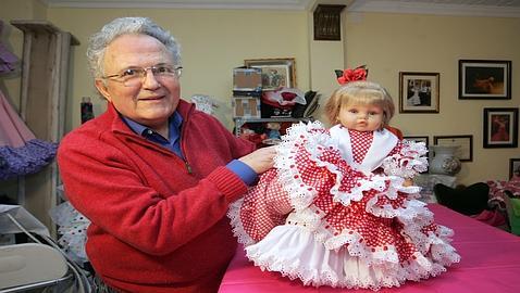 ... Y ahora, a la caza de las muñecas flamencas en las tiendas de recuerdos