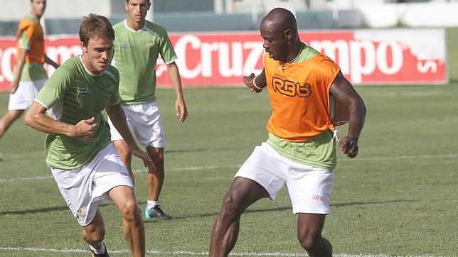 Emana sigue en el Betis y llega el lateral Miguel Lopes