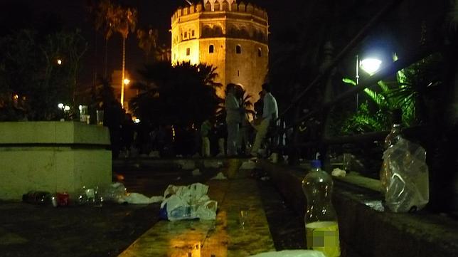 La botellona juvenil vuelve a las calles con total impunidad