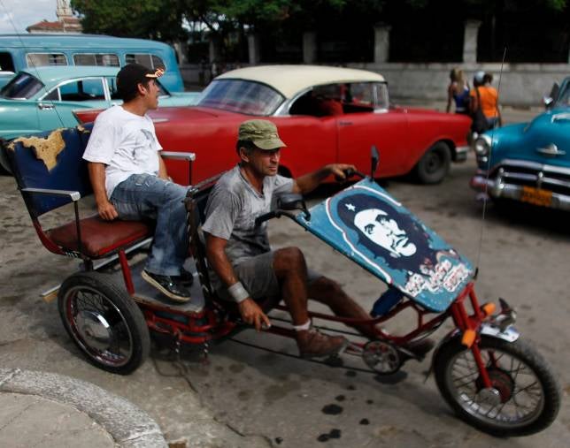 La UE espera una respuesta de Cuba a su invitación al diálogo