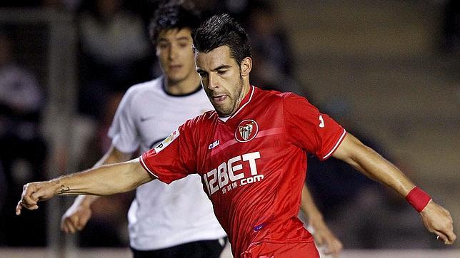 Negredo: «Me gustaría superar los 19 goles de mi último año en el Almería»