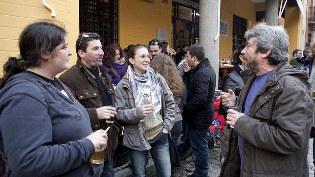 Facua interpone en Sevilla la primera denuncia por la Ley del Tabaco