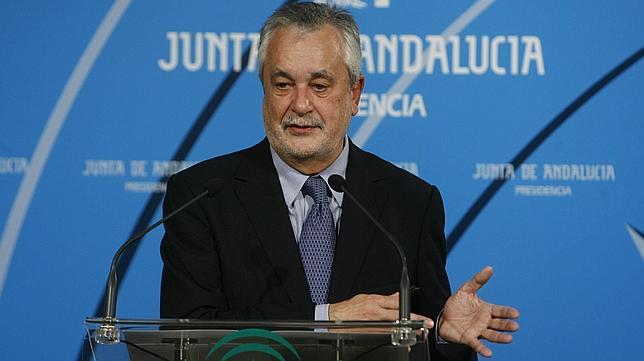 Griñán convocará a los líderes de PP e IU para acordar el futuro de la PAC